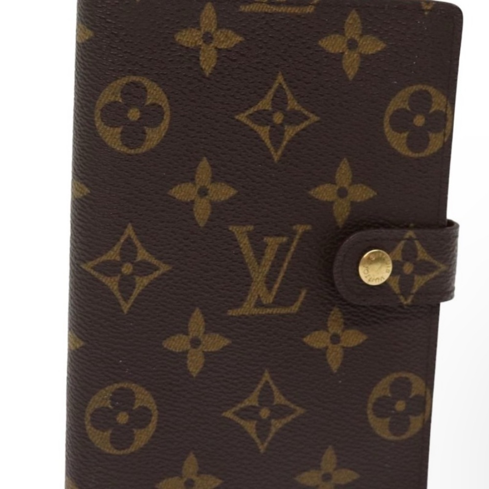 LV MONOGRAM AGENDA IN EXCELLENT USED CONDITION